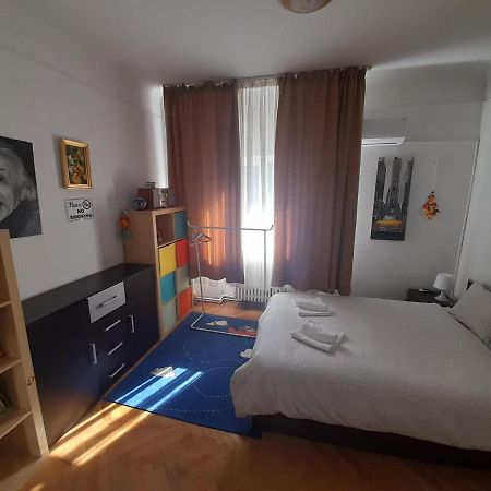 Apartament Old City Boekarest Buitenkant foto