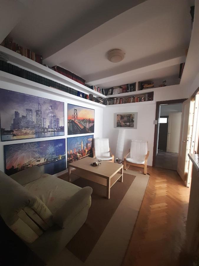 Apartament Old City Boekarest Buitenkant foto