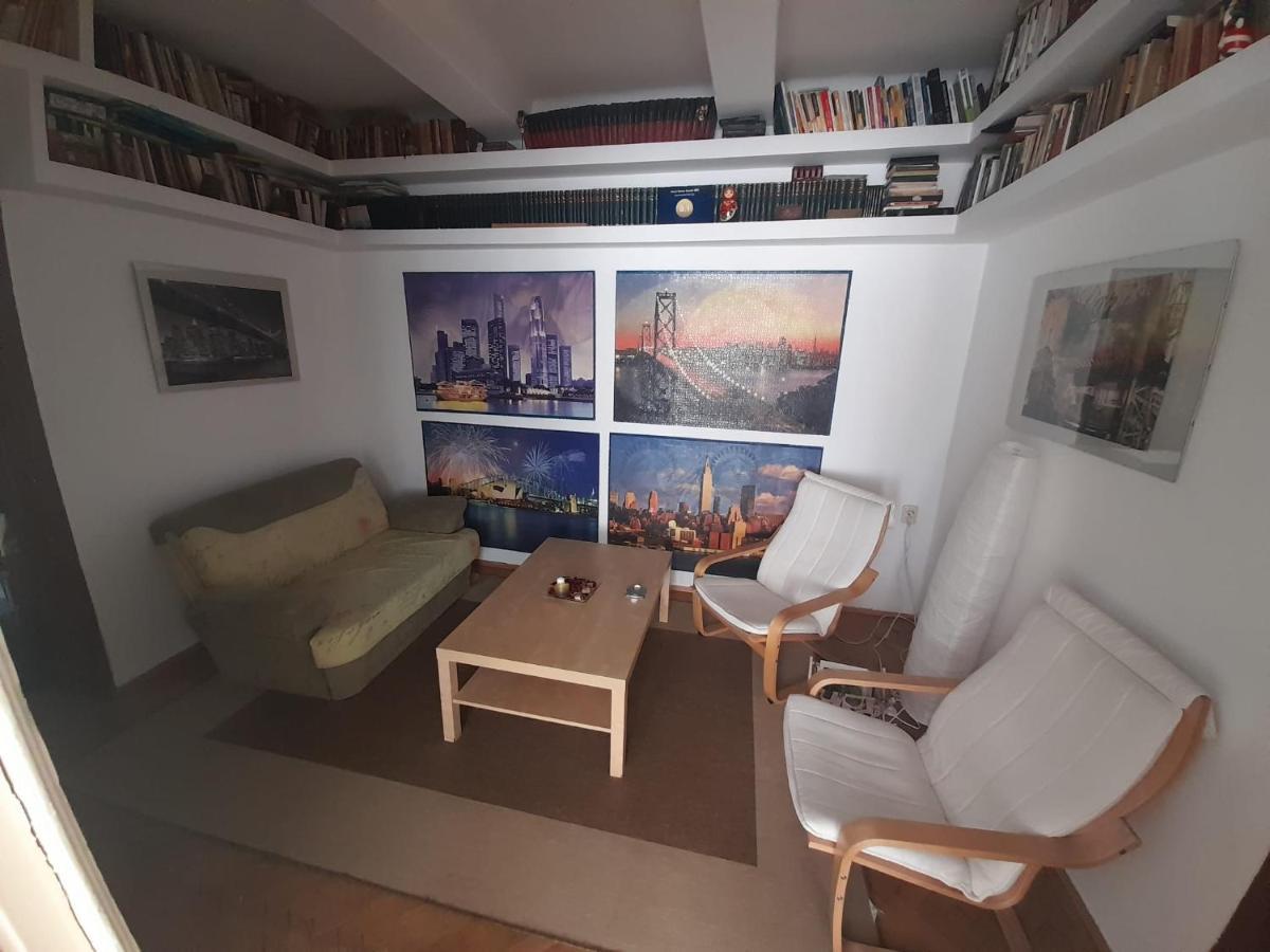 Apartament Old City Boekarest Buitenkant foto